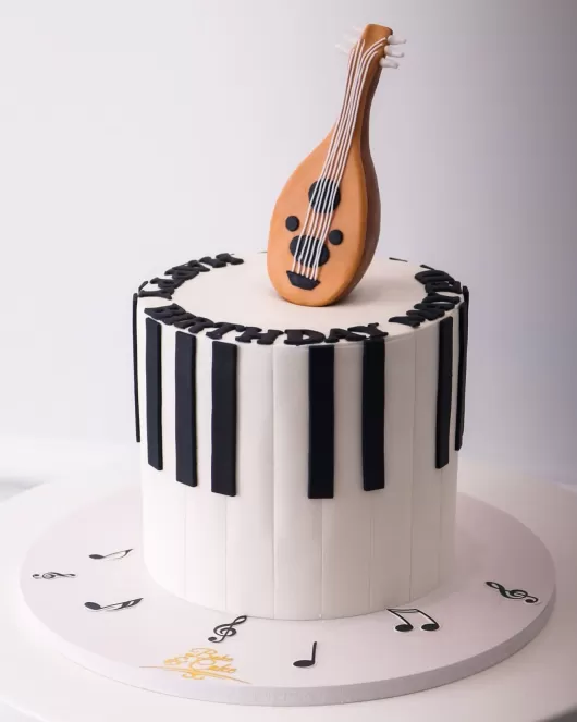 3D  Lute and piano Cake 40