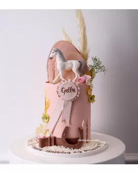 Horse Pink Cake 01