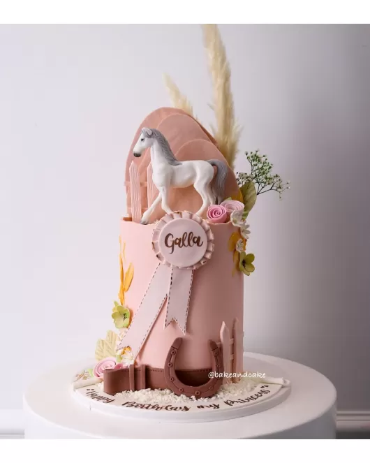 Horse Pink Cake 01