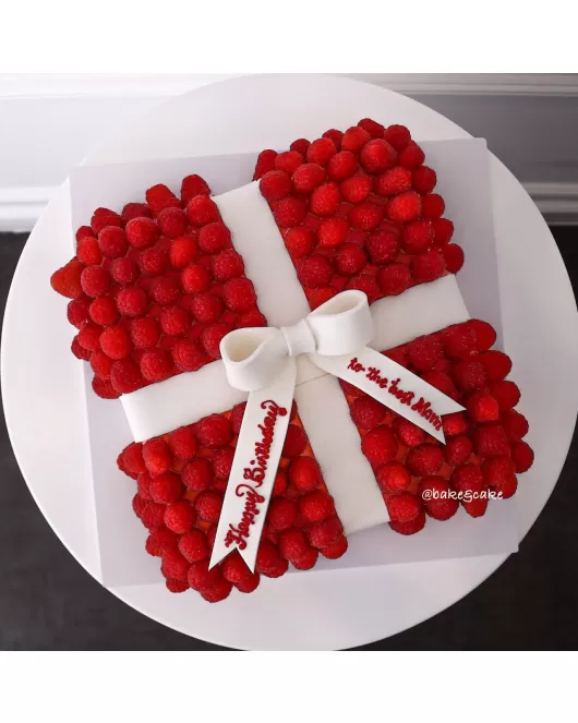 Raspberries Cake