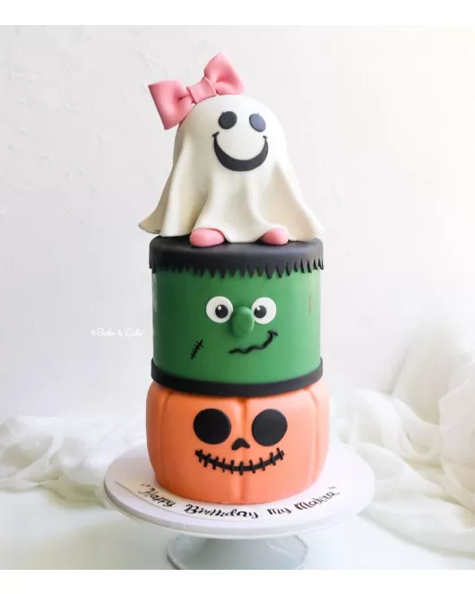 Ghost and pumpkin cake