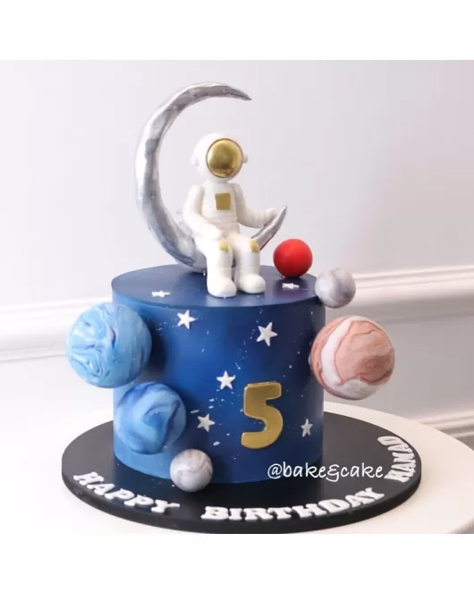 space and planets kids cake