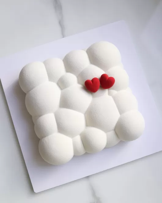 Bubble White Mousse Cake