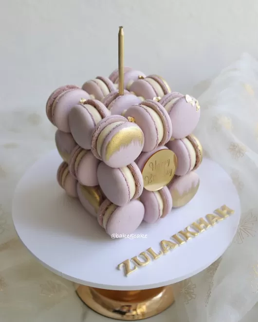 Lila Macarons 