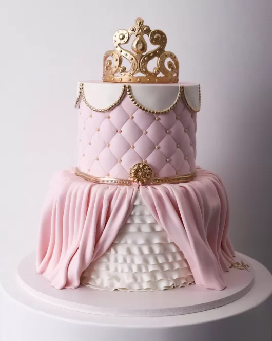 Queen Pink Wedding Cake 09