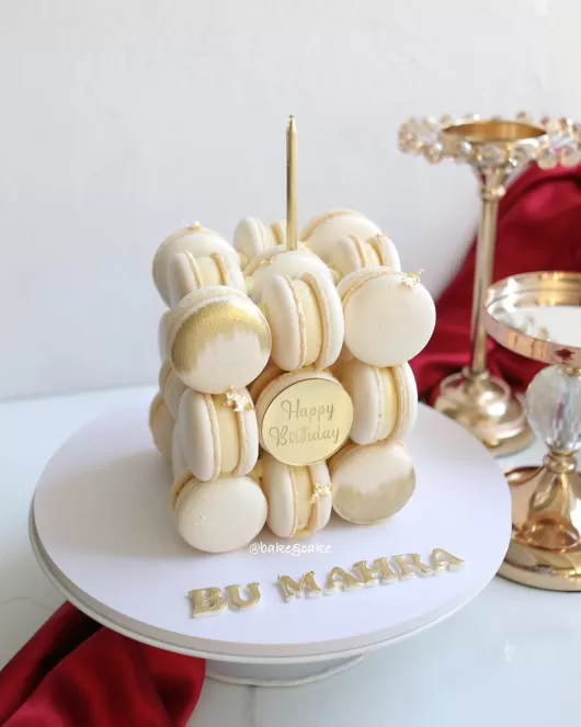 off-white  Macarons 